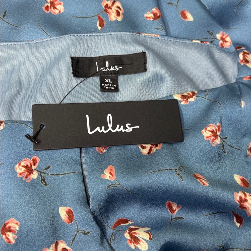 Lulus Gorgeous Days Blue Floral Satin Puff Sleeve Midi
Dress NWT Size XL - Picture 10 of 11